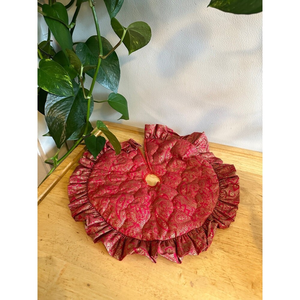 Small Victorian Style ruffled skirt